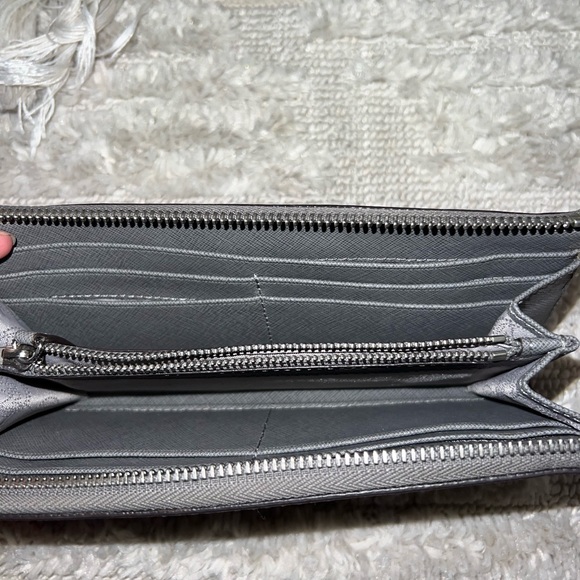 Michael Kors Wallet - Picture 3 of 3